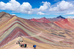 5d-turistas-en-la-montana-de-7-colores-vinicunca